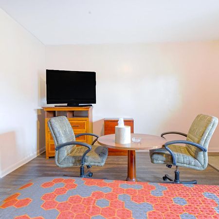 هيلسايد Manor Motel By Oyo Near Oak Brook Chicago Westchester المظهر الخارجي الصورة