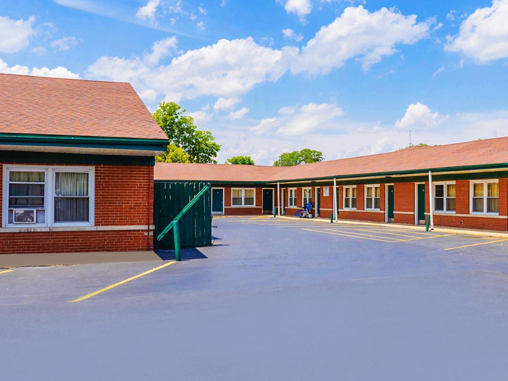 هيلسايد Manor Motel By Oyo Near Oak Brook Chicago Westchester المظهر الخارجي الصورة